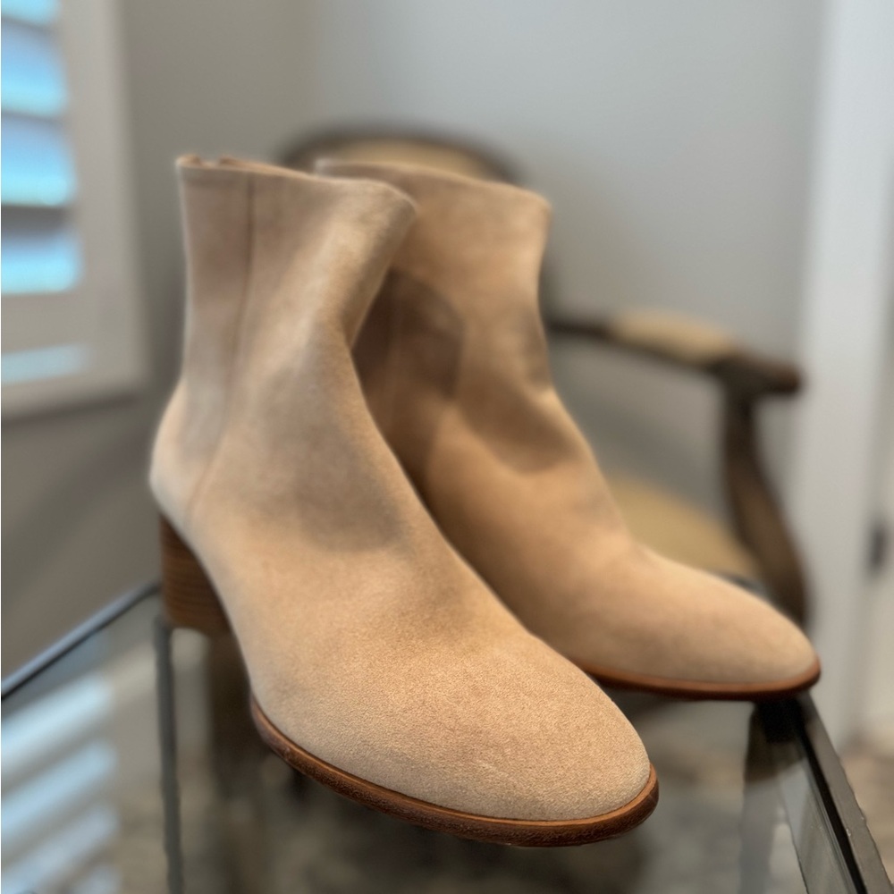 Rag & bone Suede Ankle Booties in Light Taupe